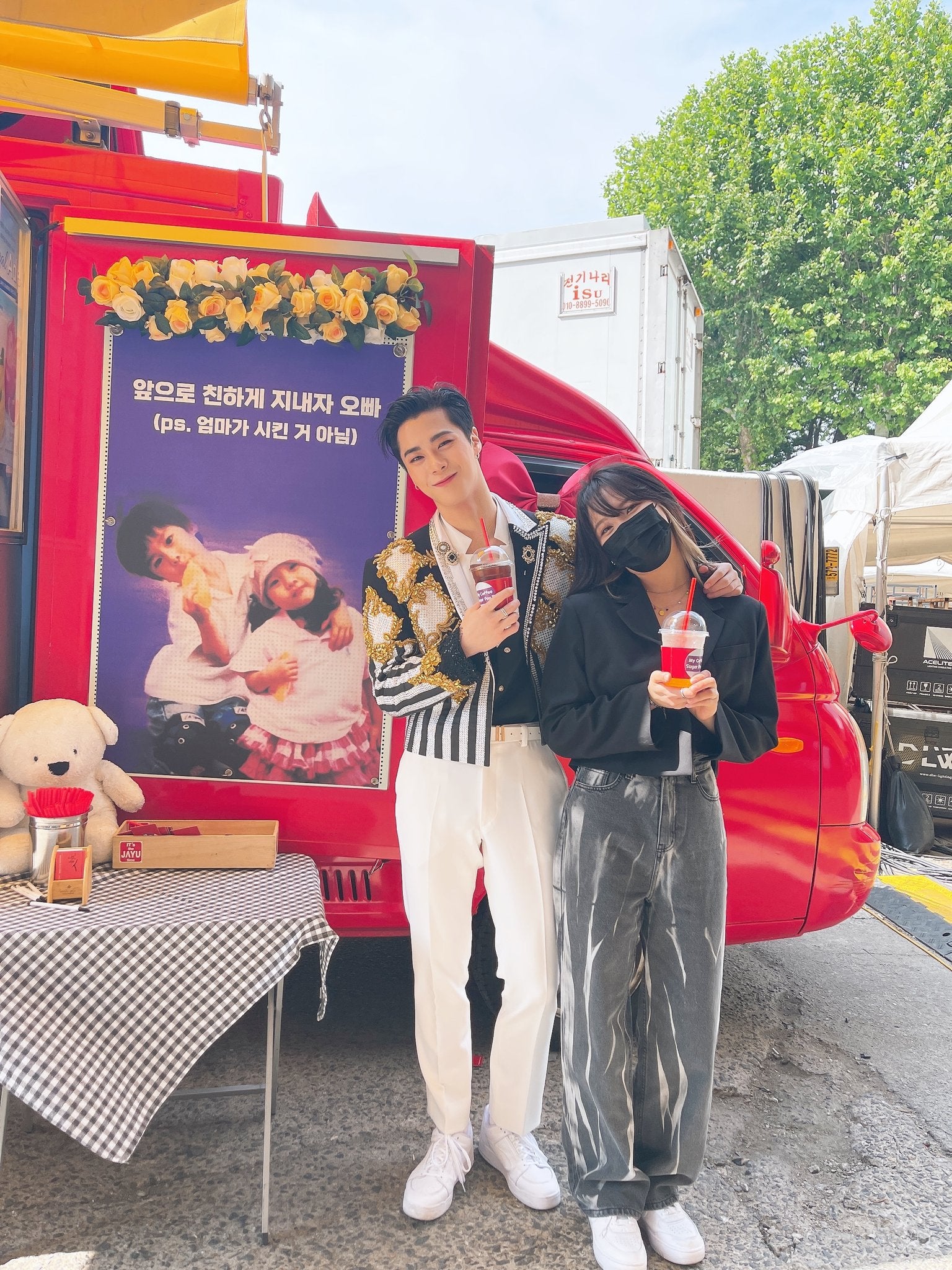 ASTROムンビン＆Billlieムンスアの兄妹密着ショットに「2人とも素敵」「微笑ましい」の声