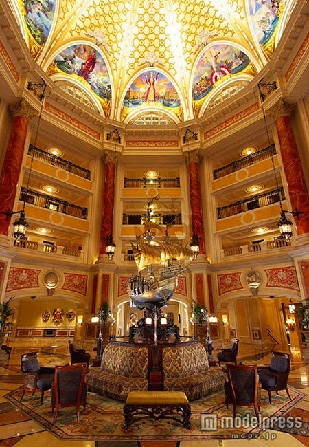 東京ディズニーシー・ホテルミラコスタ、ロビー(C)Disney