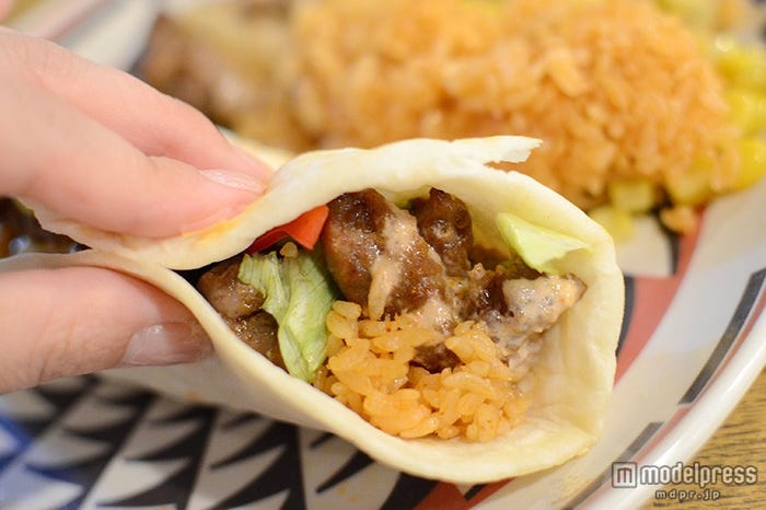 トルティーヤで包んで食べる