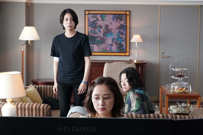 松下奈緒、染谷将太、堀田真由「CODE―願いの代償―」第6話より(C)読売テレビ・日本テレビ