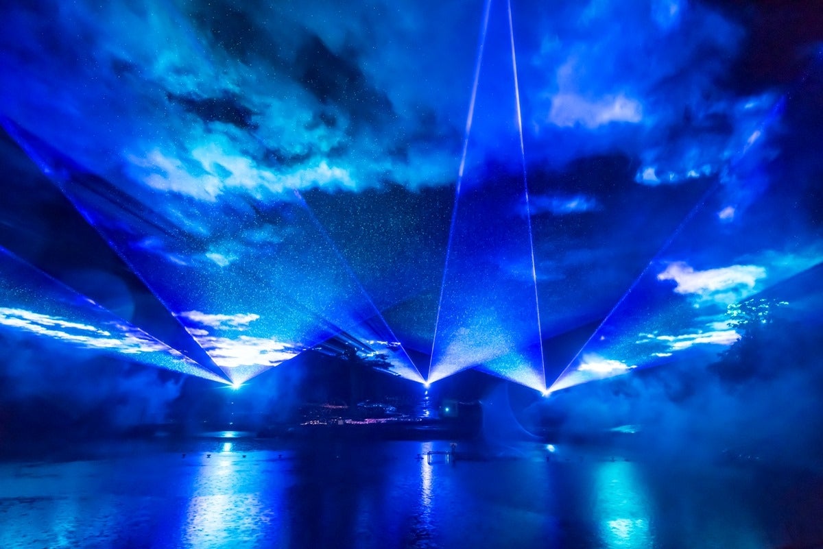 「光と音のスーパーオーロラショー」／画像提供：アパホテルズ＆リゾーツ