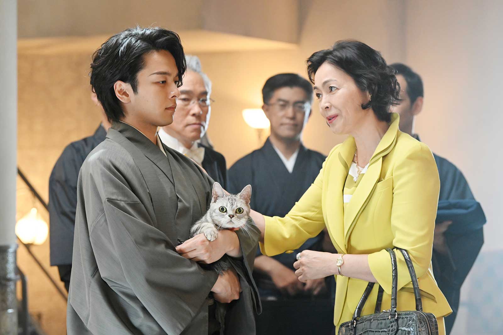 中村倫也、財前直見／「美食探偵 明智五郎」最終話より（C）日本テレビ