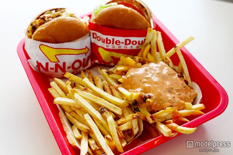 LA行列バーガー店のボリューム満点“シークレットメニュー”とは？