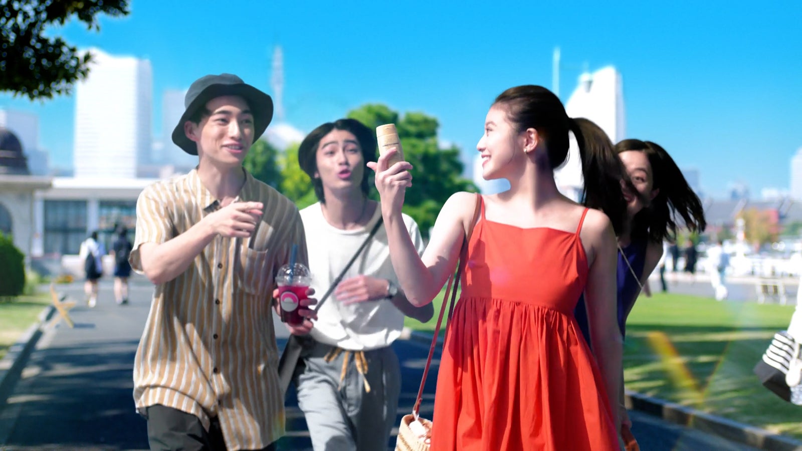 今田美桜ら／新CM「サンカット 絶対やかない宣言」篇より（提供写真）