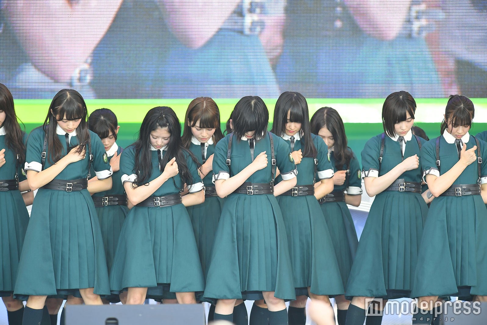 渡辺梨加、尾関梨香、鈴本美愉、守屋茜、平手友梨奈、菅井友香、佐藤詩織、志田愛佳、小林由依（C）モデルプレス