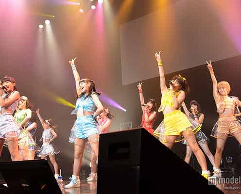 SUPER☆GiRLS、キュートな“ヒップダンス”で熱いパフォーマンス 誕生日サプライズも