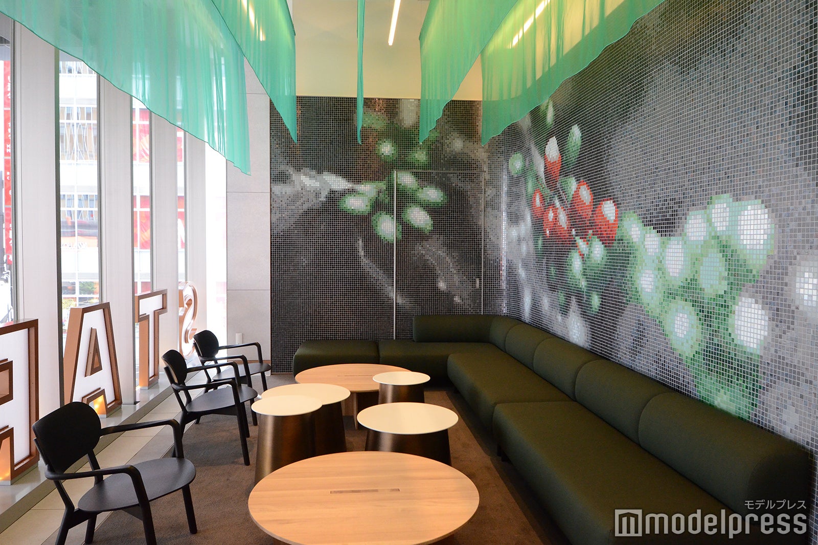 スターバックスコーヒー東急歌舞伎町タワー店（C）モデルプレス