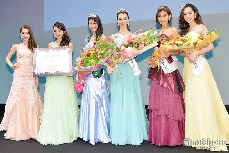 （左から）ロバートソン夏妃さん、神部美咲さん、山田彩乃さん、栗原麻衣さん、古賀あかねさん、宗心晴菜さん