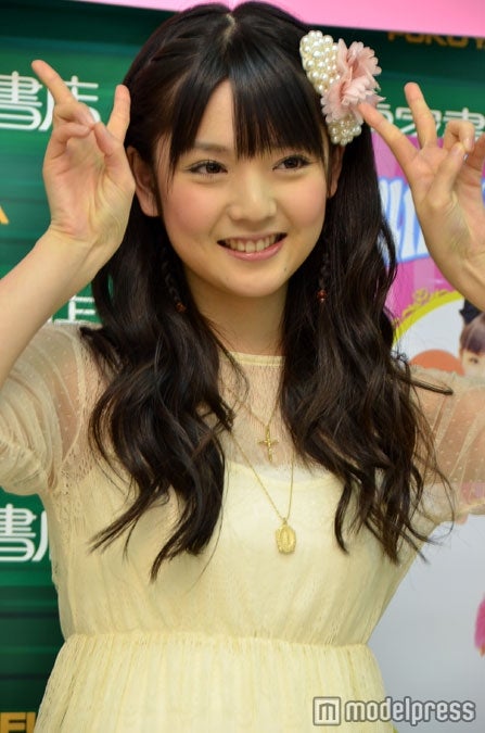 道重さゆみ、かわいいの秘訣は？　ミニワンピで自信作を発表