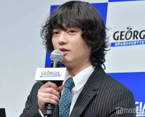 染谷将太、今一番会いたい人に頭をペットボトルで叩かれる