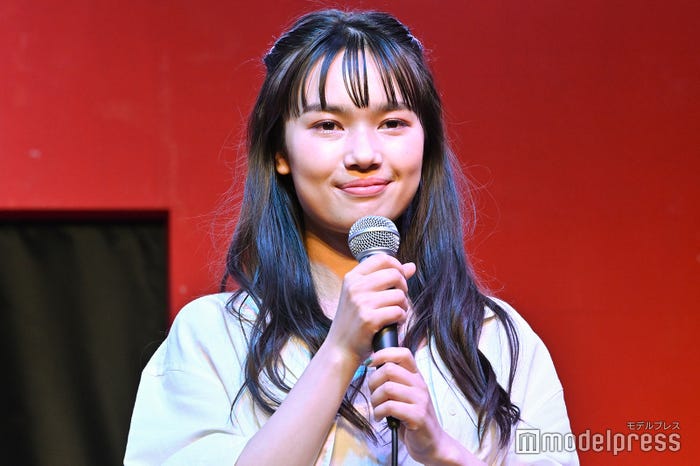 新井舞良 (C)モデルプレス