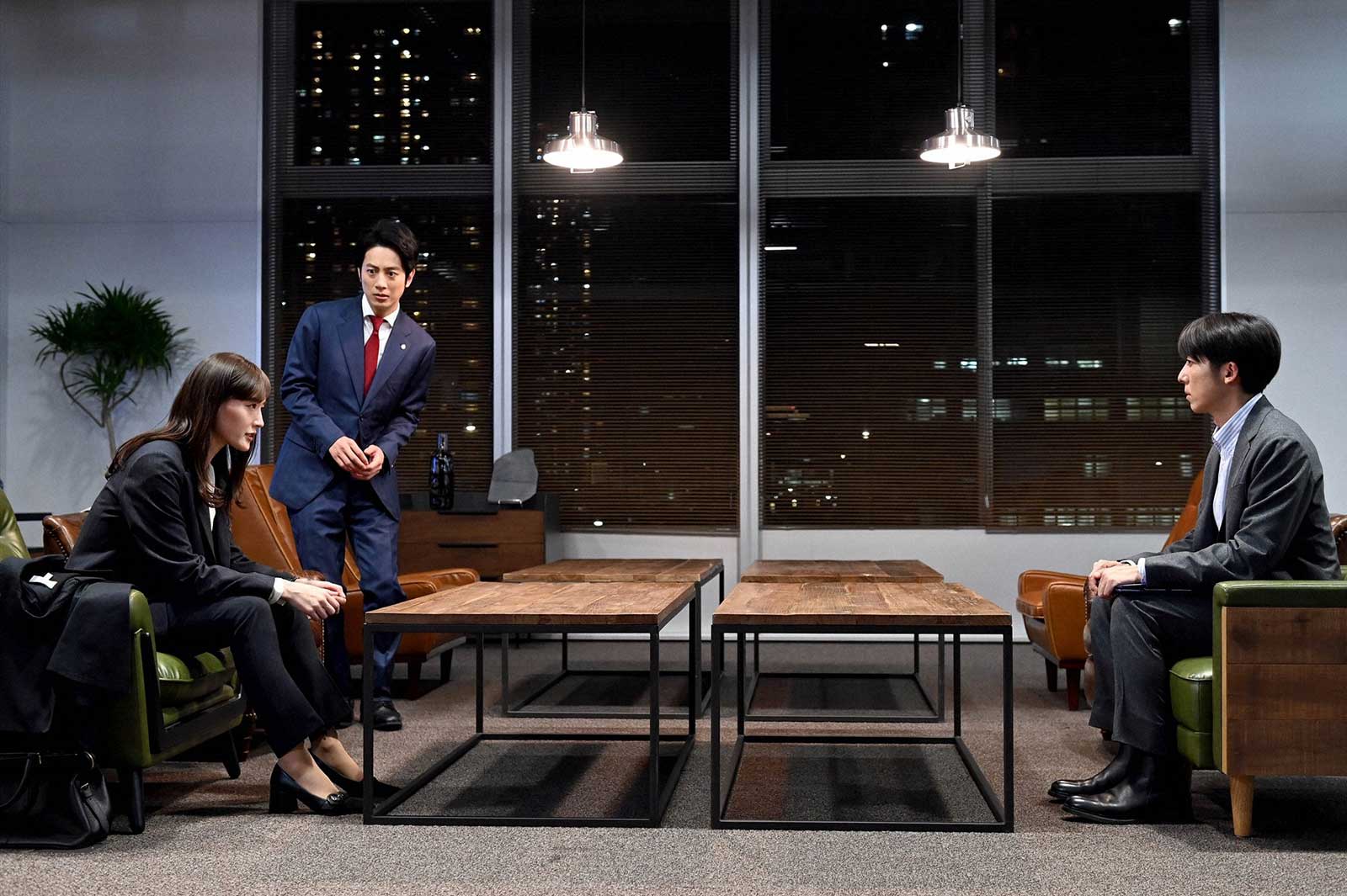 綾瀬はるか、溝端淳平、高橋一生「天国と地獄 ～サイコな2人～」第8話より（C）TBS