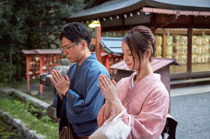 山下健二郎、佐々木希/「福家堂本舗 -KYOTO LOVE STORY-」より