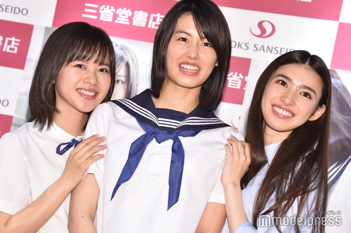 (左から)松風理咲、竹内愛紗、長見玲亜(C)モデルプレス