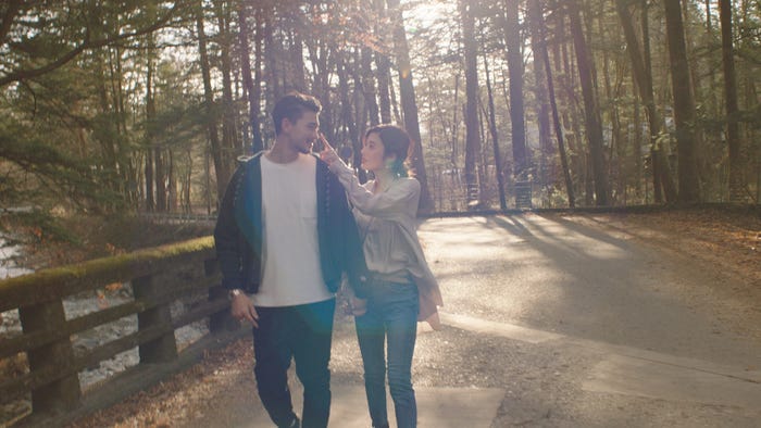 石倉ノア、島袋聖南/「カップル篇」(提供写真)