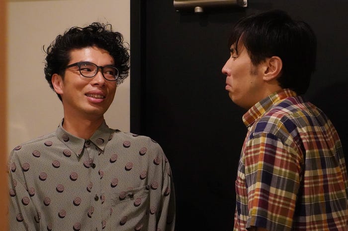 片桐仁、袴田吉彦/「あなたの番です」第15話より(C)日本テレビ