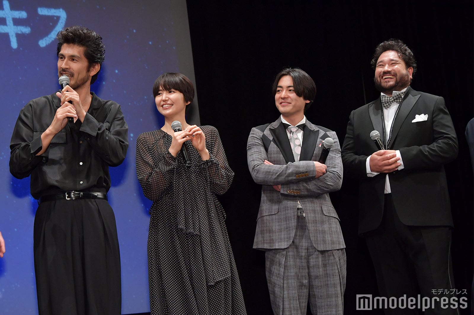 （左から）平井堅、長澤まさみ、山田孝之、勝矢 （C）モデルプレス