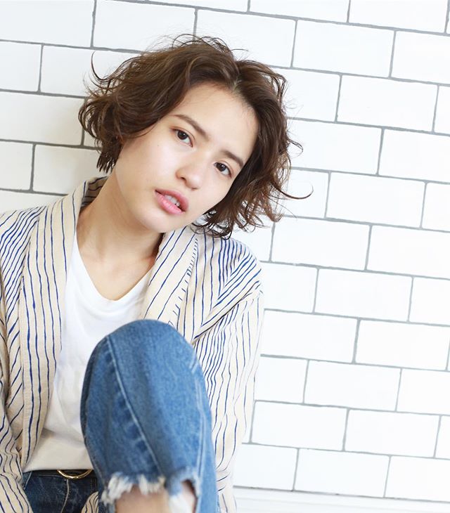 40代女性のくせ毛さんにおすすめなショートヘア特集 おしゃれな大人スタイル モデルプレス 40代女性のくせ毛さんにおすすめなショートヘア特集 おしゃれな大人スタイル モデルプレス