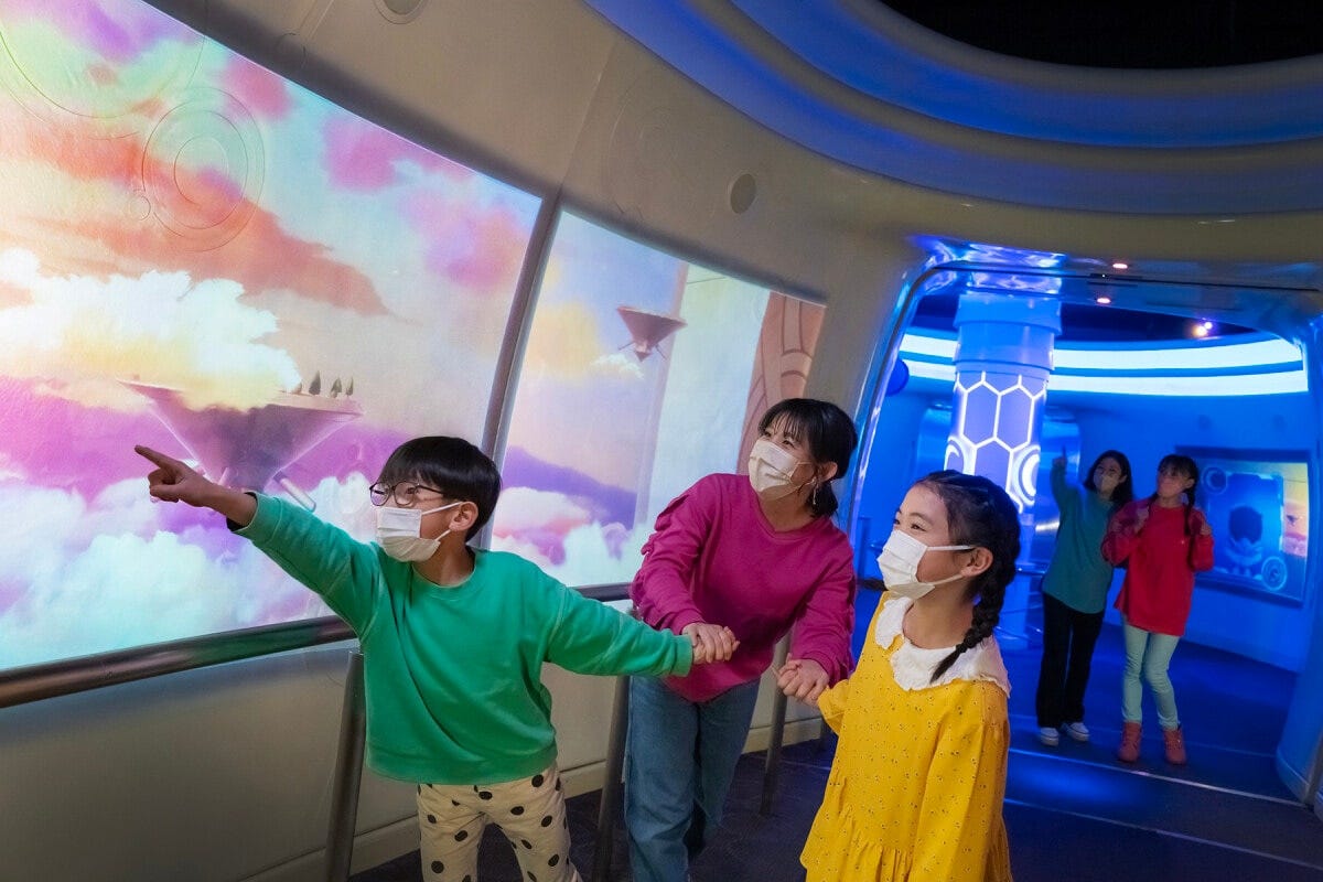 ライドに乗るまでの空間にも映画の世界観があふれています（画像提供：ユニバーサル・スタジオ・ジャパン）