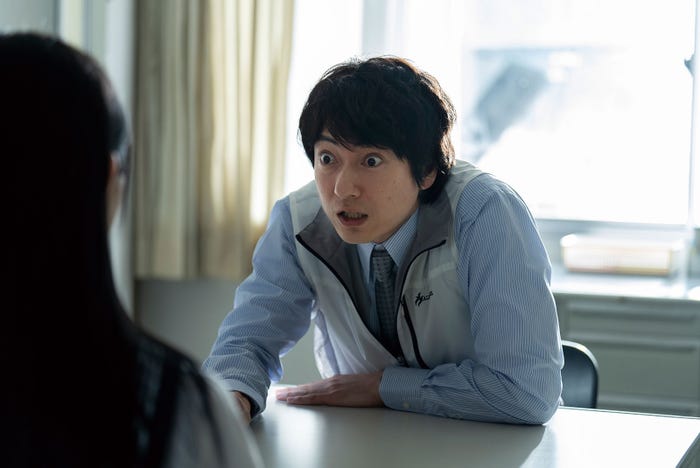 忍成修吾(C)2024 映画「遺書、公開。」製作委員会(C)陽東太郎/SQUARE ENIX