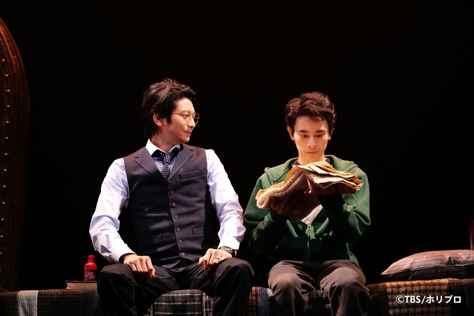 向井理ら／舞台「ハリー・ポッターと呪いの子」より（提供写真）