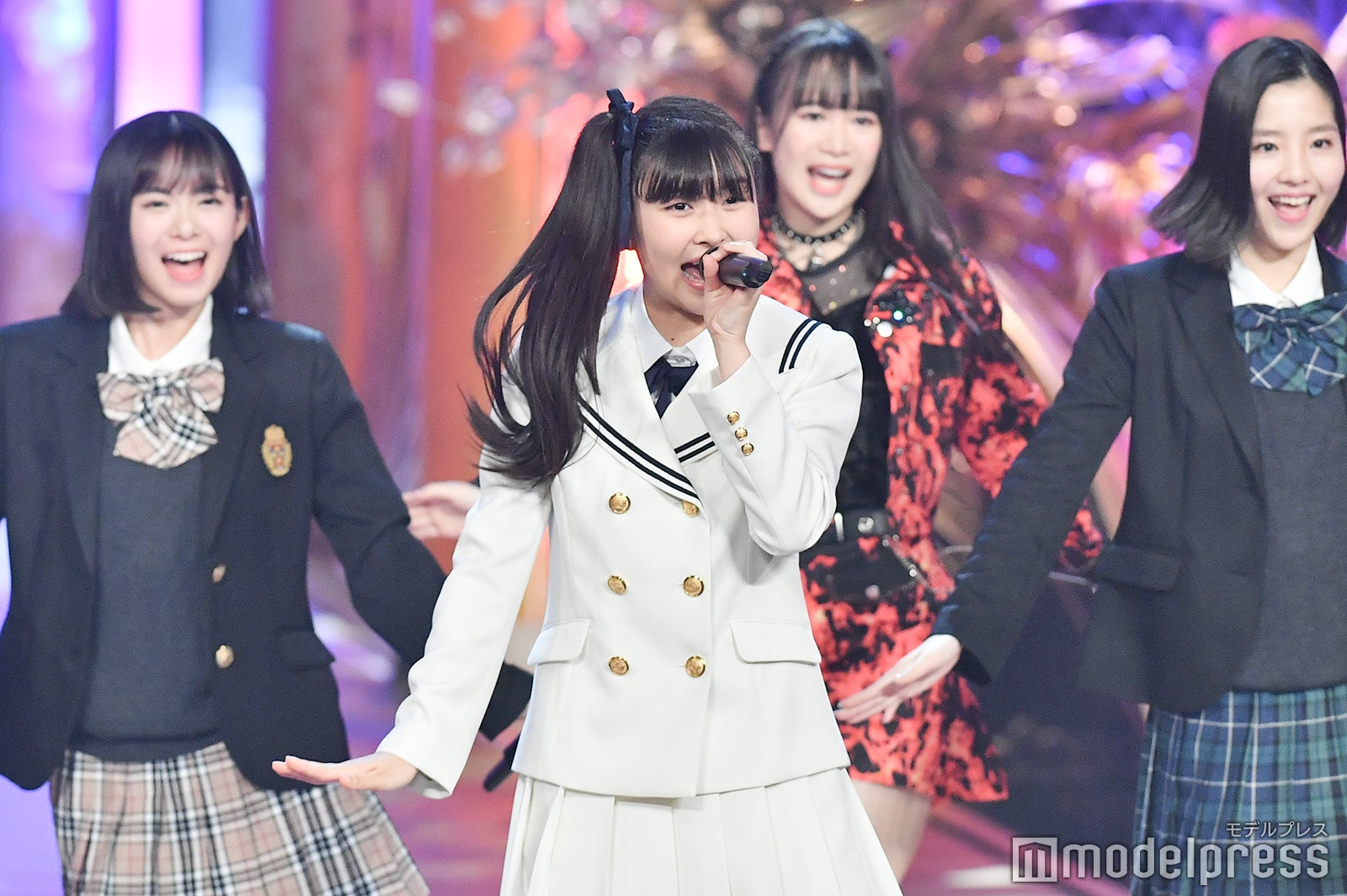 BEYOOOOONDS （C）モデルプレス