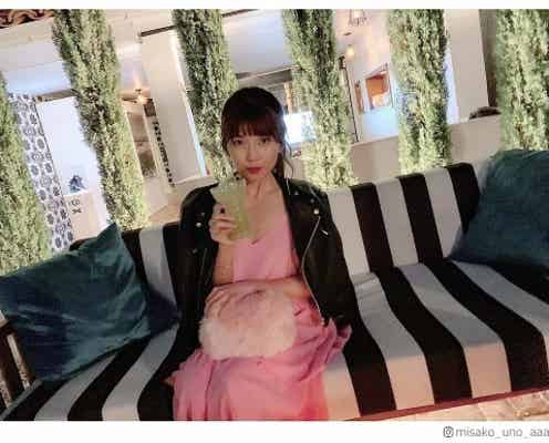 AAA宇野実彩子“胸元SEXY”ピンクドレス姿に「女神」「どタイプ」の声