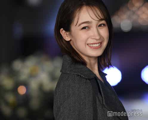 藤井サチ、全身ブラックコーデで登場 大人の魅力で堂々ランウェイ<札幌コレクション2021>