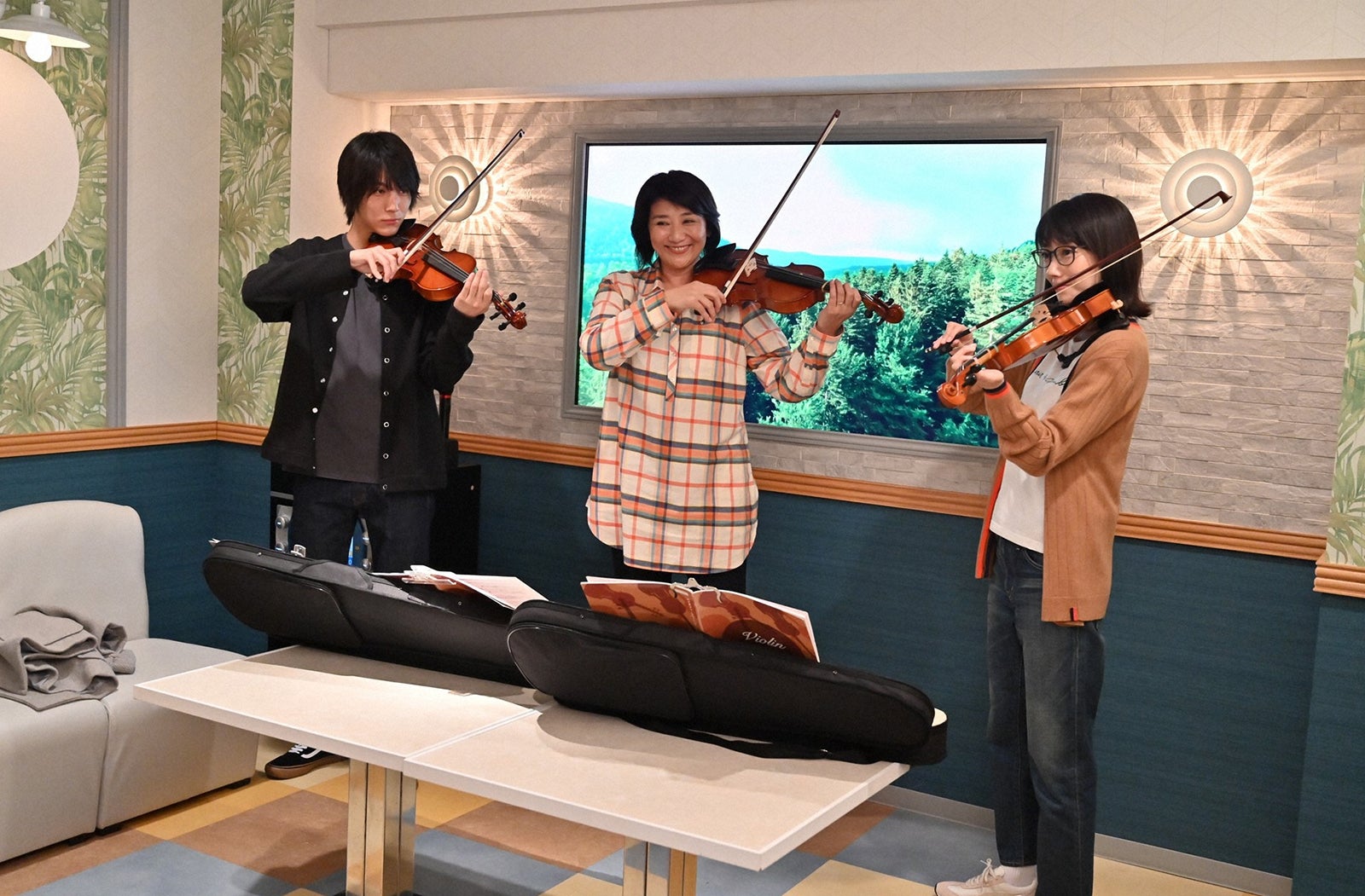 中川大志、松下由樹、波瑠／「G線上のあなたと私」第3話より（C）TBS