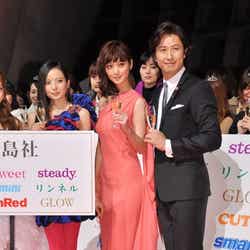 (左から)ベッキー、佐々木希、谷原章介