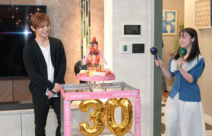 山田涼介、橋本環奈(C)TBS