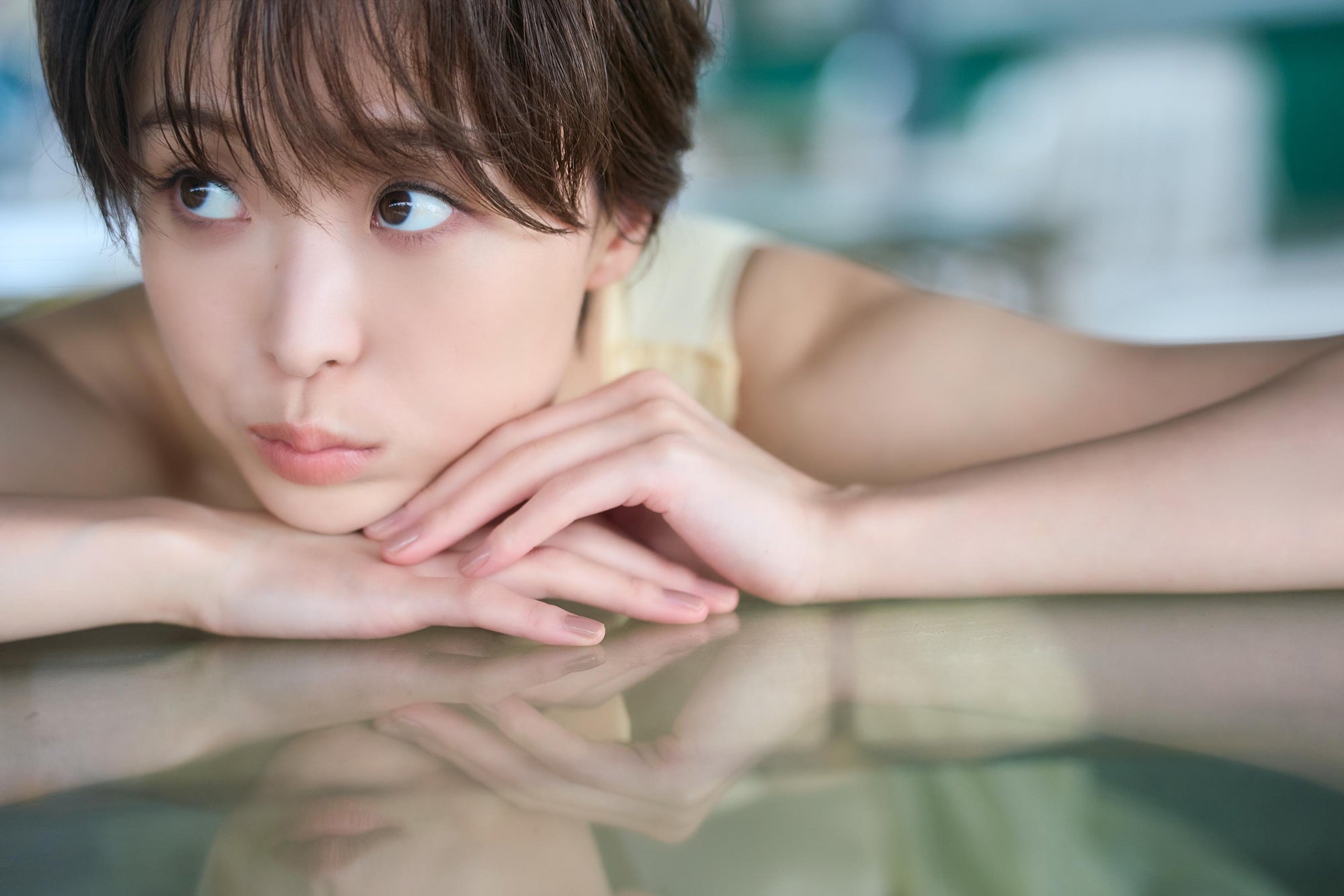 渡邊渚1st写真集「水平線」より（C）中村和孝／集英社