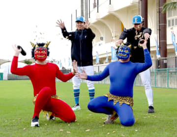 日本ハム 台湾出身の古林睿煬＆孫易磊が豆まき初体験「試合で勝つための運をもらいたい」