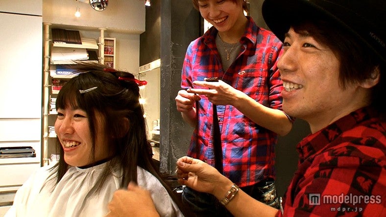 初めてのエクステ（画像提供：テレビ東京）