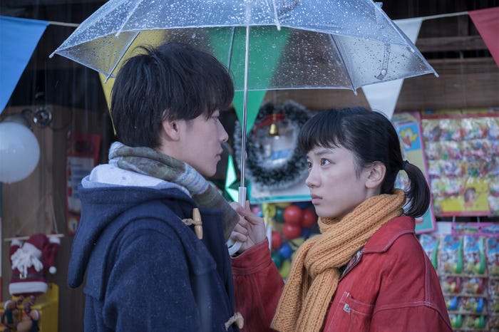 佐藤健、永野芽郁/「半分、青い。」より(C)NHK