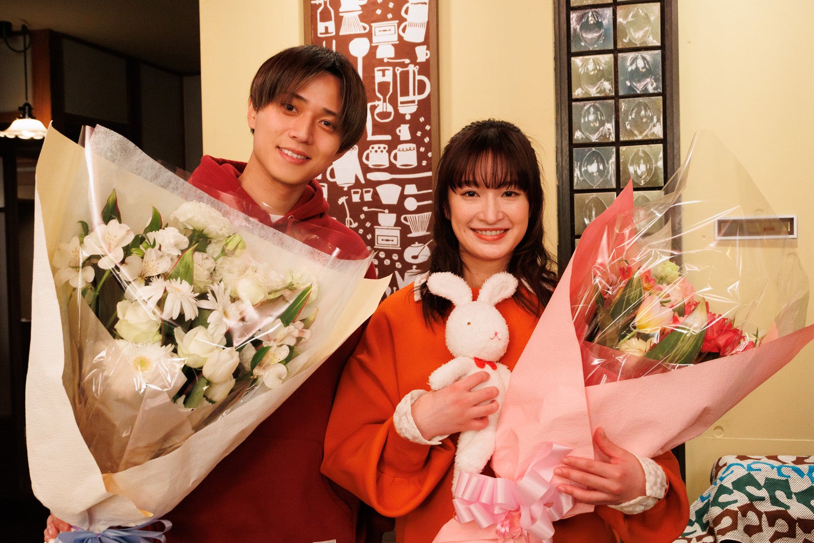 門脇麦が涙　King ＆ Prince永瀬廉はサプライズ発表「厨房のありす」クランクアップ