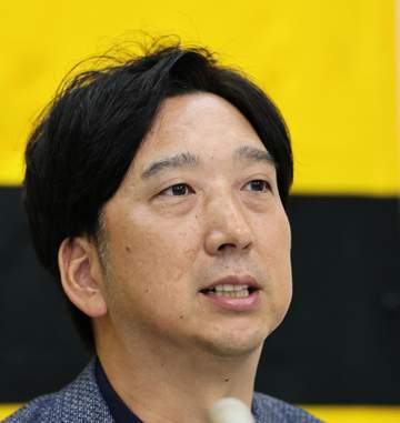 阪神・藤川監督がCS敗退から一夜明け、阪神電鉄本社でオーナー報告 来季の選手たちへ「たまっているものを爆発しろ」とメッセージ 粟井球団社長は積極補強を約束