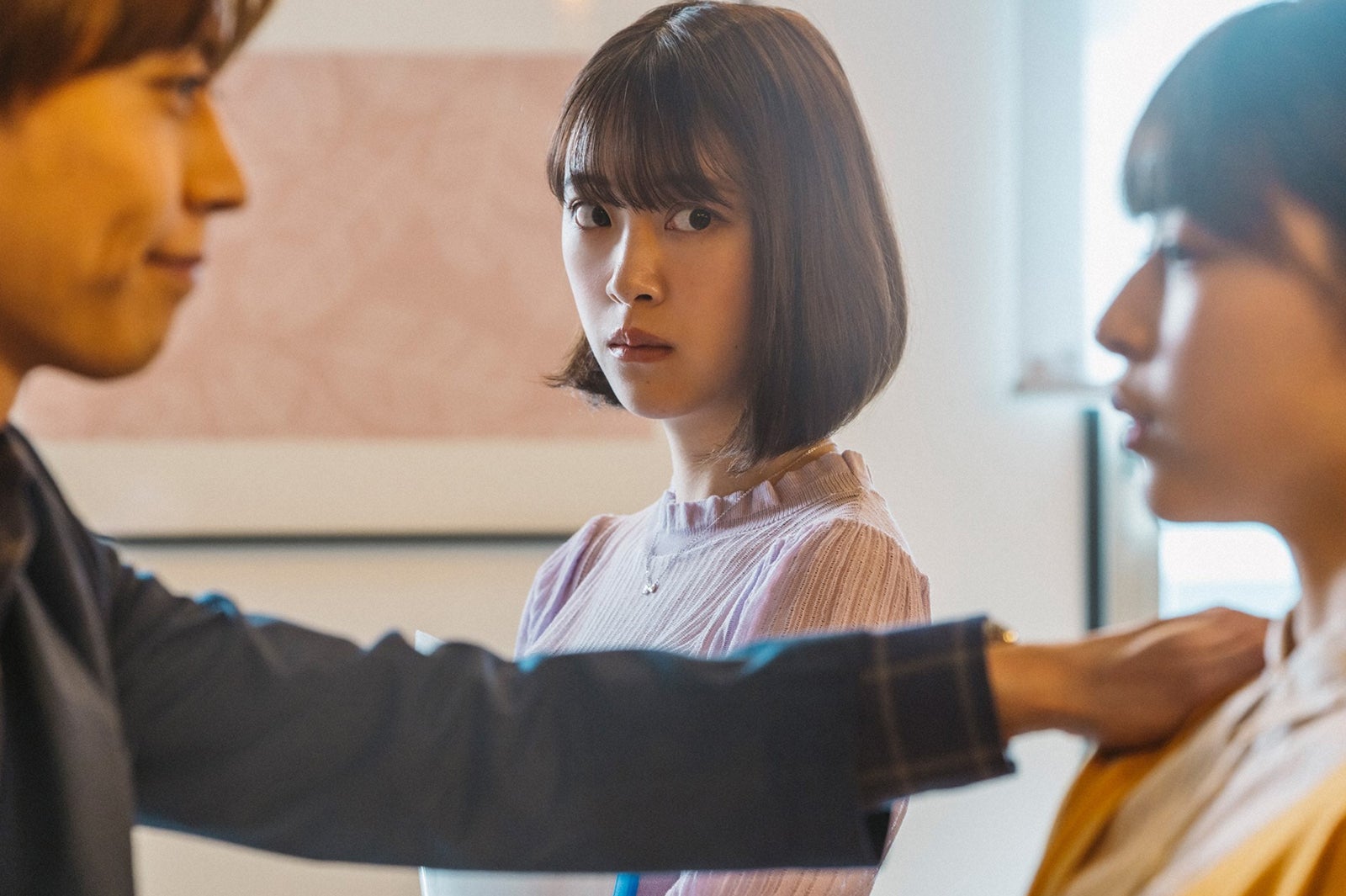 岩岡徹、堀未央奈、染野有来（C）セモトちか／MIXER／集英社（C）「サレタガワのブルー」製作委員会・MBS