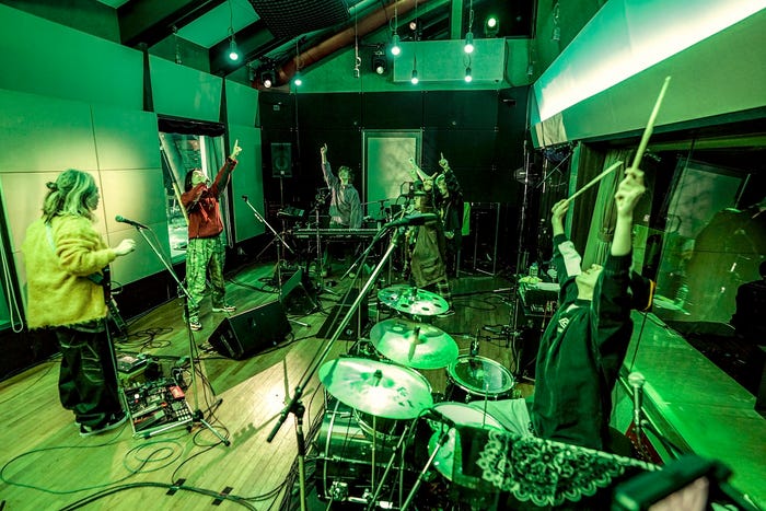 「菅田将暉 LIVE STREAMING VOL.2」より/撮影:上飯坂一