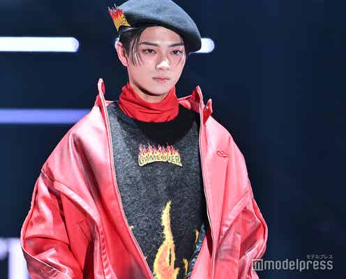 岩瀬洋志、炎スタイリングに熱視線 クールに微笑む【TGC2025S/S】