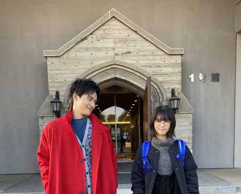 浜辺美波&岡田健史、全身2ショットにファン歓喜「身長さたまらん」「目が幸せ」<ウチの娘は、彼氏が出来ない!!>