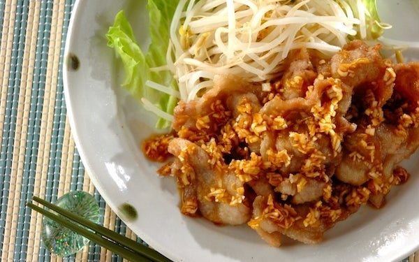 安上がりなのに大好評！　豚こま肉のさっくり揚げネギソースがけ