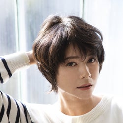 真木よう子、アウトロー弁護士に “炎上”した仲里依紗と固い絆<炎上弁護人>
