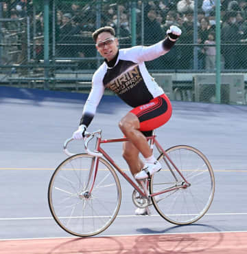 【競輪】平塚GP 地元の郡司浩平が悲願の初優勝 単騎まくりで快勝「やっとグランプリを実感できました」