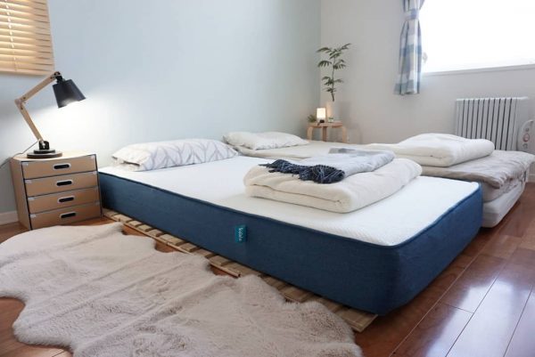 8畳の寝室におすすめのレイアウト実例特集 快適に眠れるベッドの配置は モデルプレス 8畳の寝室におすすめのレイアウト実例特集 快適に眠れるベッドの配置は モデルプレス