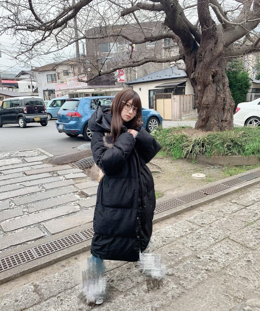 篠崎こころ／『GIRLS graph.（ガールズグラフ）』002（宝島社、4月15日発売）オフショット（提供画像）