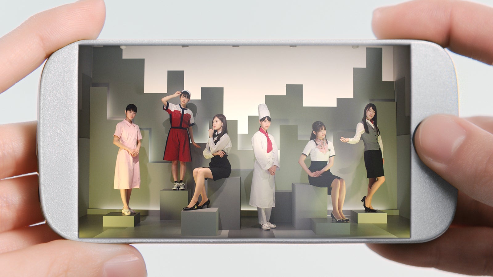 乃木坂46・CMカット「かわいい制服」編／提供写真