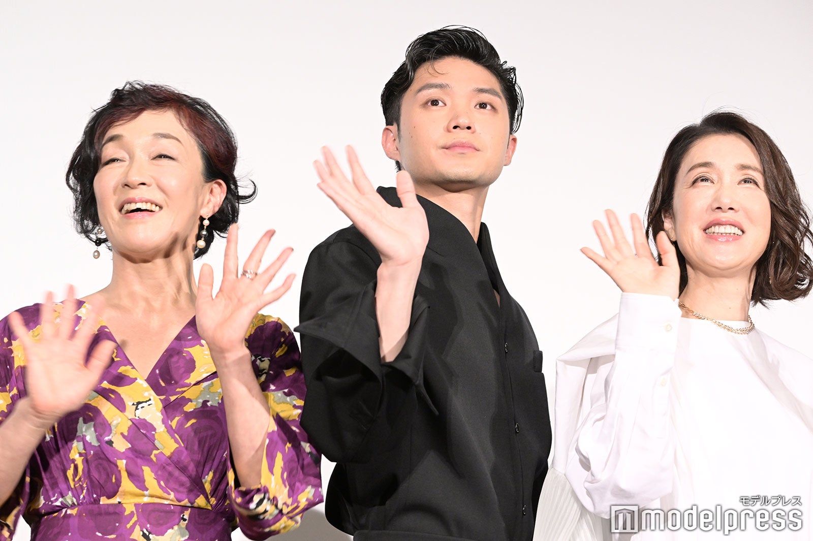 （左から）キムラ緑子、磯村勇斗、筒井真理子（C）モデルプレス