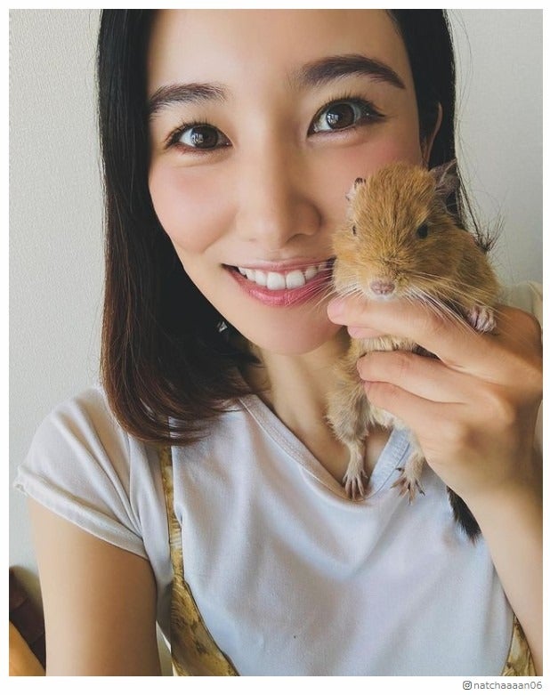 Creepy Nuts・R-指定の妻・江藤菜摘、ばっさりカットで印象ガラリ「ショートも似合う」「若返ってる」の声