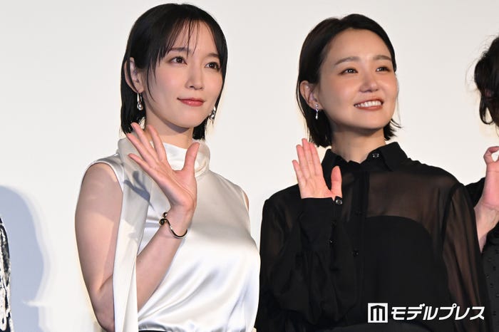 吉岡里帆、奈緒(C)モデルプレス